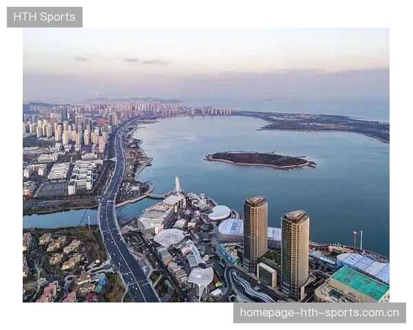 青岛西海岸边路穿插形成连续进攻带的城市叙事